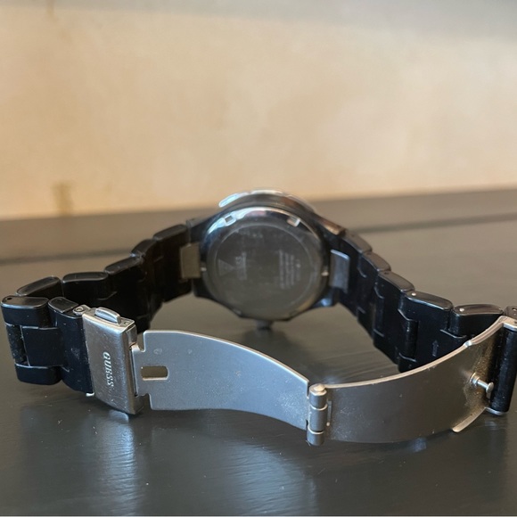 Black Guess Watch - Picture 2 of 4